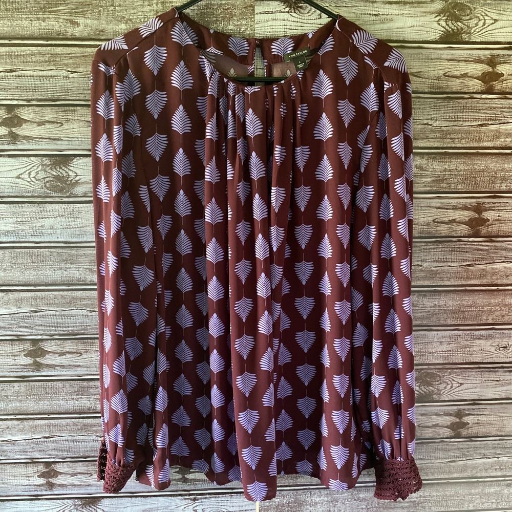 Ann Taylor Women's Long-Sleeved Top Blouse Size L Burgundy‎ Purple Leaf